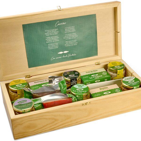 Caja de regalo de madera "Cariño" con surtido de salazones y conservas (11 productos)