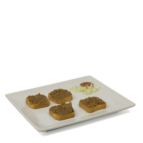 Plato con tostas con paté de atún